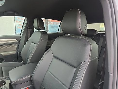 Used 2022 Volkswagen Atlas Cross Sport SE AWD/4WD image 35