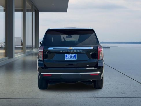 Used 2021 Chevrolet Suburban LT w/ Rear Media and Nav Package image 5