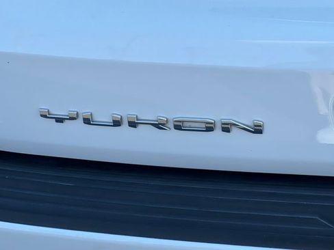 Used 2021 GMC Yukon SLT w/ Rear Media and Nav Package image 38