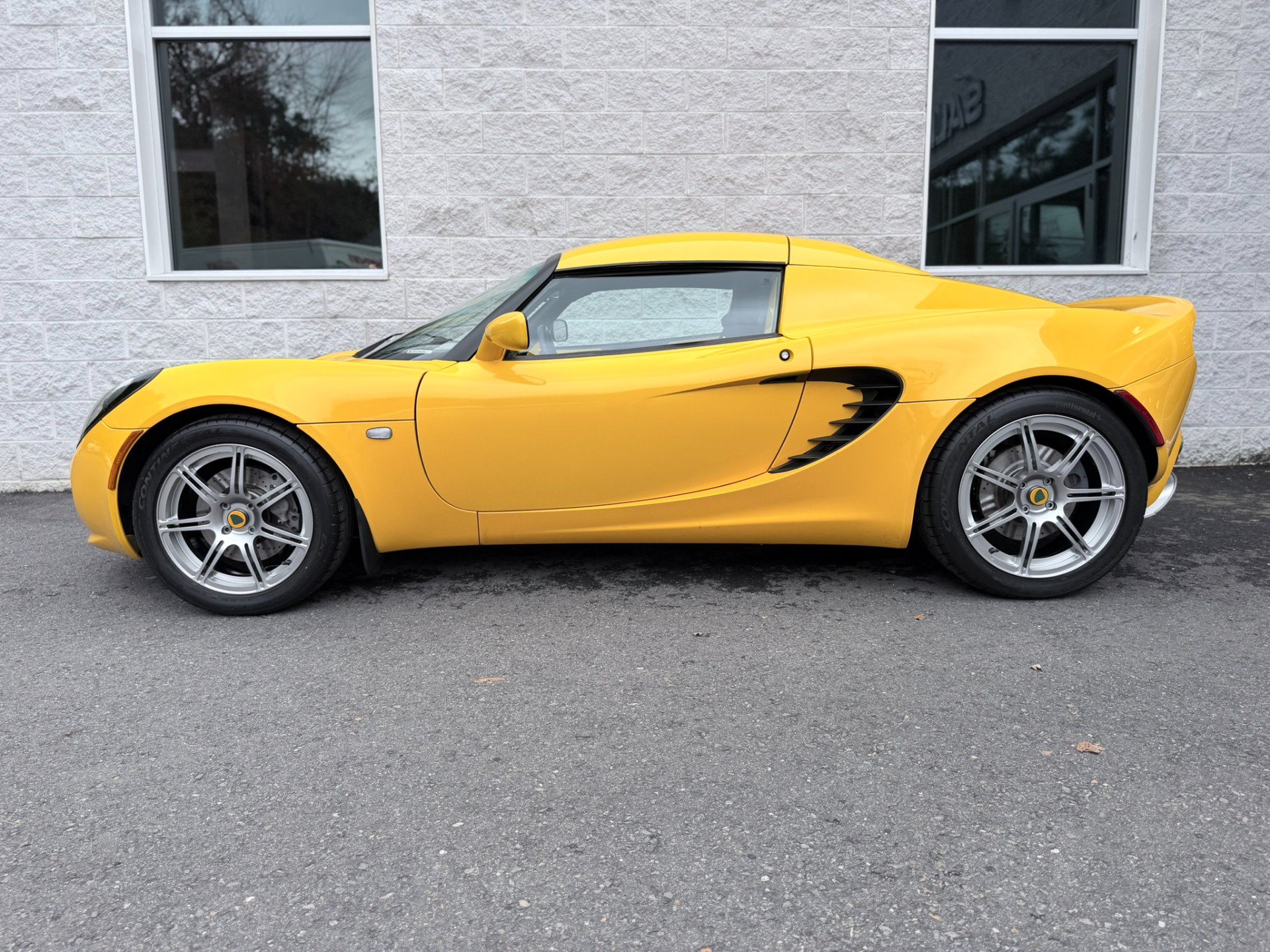 Used 2006 Lotus Elise RWD image 4