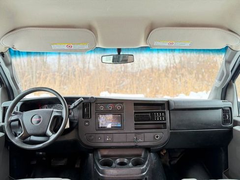 Used 2016 GMC Savana 2500 image 28