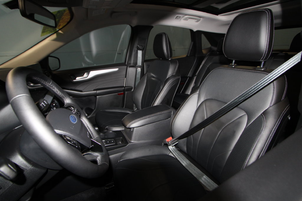 Used 2026 Ford Escape SE w/ PHEV Premium Package FWD image 4