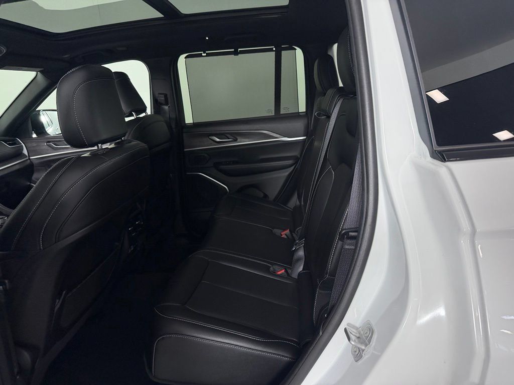 Used 2024 Jeep Grand Cherokee Limited 4xe AWD/4WD image 28