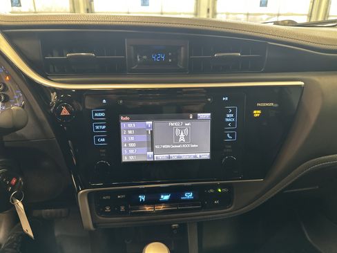 Used 2017 Toyota Corolla L image 3