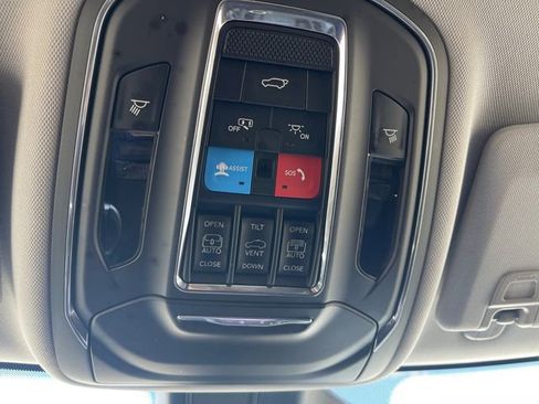 Used 2024 Jeep Grand Cherokee Limited 4xe AWD/4WD image 19