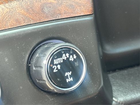 Used 2018 Cadillac Escalade Luxury image 39