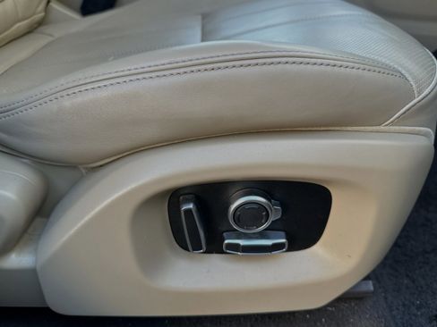 Used 2016 Land Rover Range Rover Sport HSE image 23