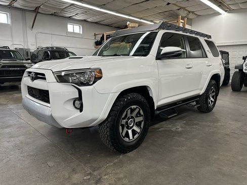 Used 2020 Toyota 4Runner TRD Off-Road Premium w/ Moonroof Package AWD/4WD image 6
