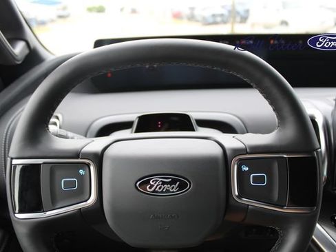 New 2026 Ford Expedition Platinum AWD/4WD image 17