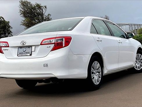 Used 2013 Toyota Camry LE image 12
