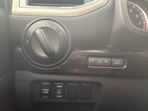 Used 2021 Nissan Titan SV w/ SV Convenience Package RWD image 52