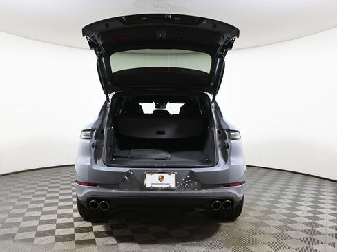 Used 2026 Porsche Cayenne E-Hybrid AWD/4WD image 41