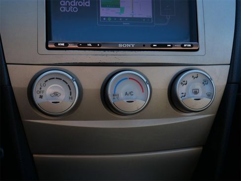 Used 2011 Toyota Camry SE image 23