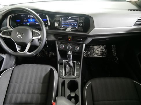 Used 2022 Volkswagen Jetta Sport image 10