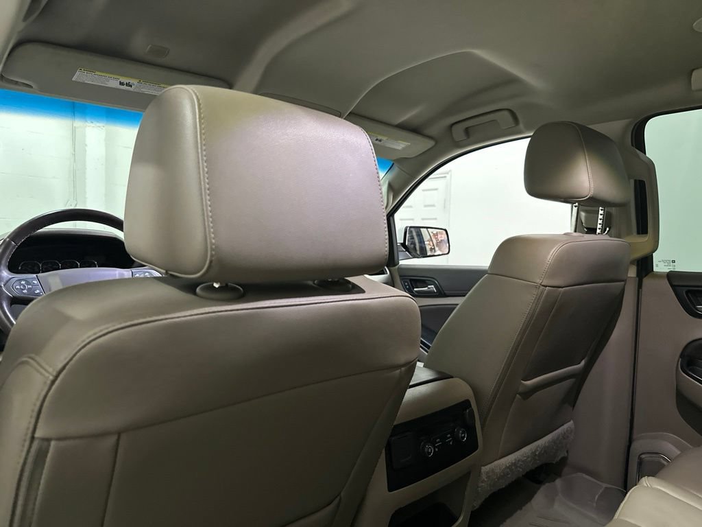 Used 2020 Chevrolet Suburban LT w/ Luxury Package RWD image 52
