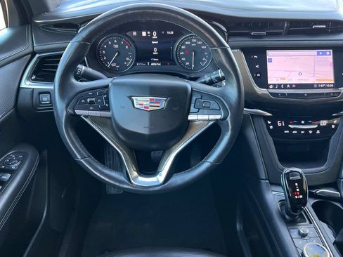 Used 2020 Cadillac XT6 Premium Luxury w/ Platinum Package AWD/4WD image 16