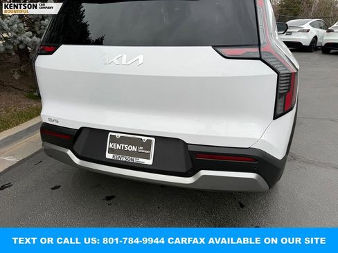 Used 2025 Kia EV9 Wind image 40