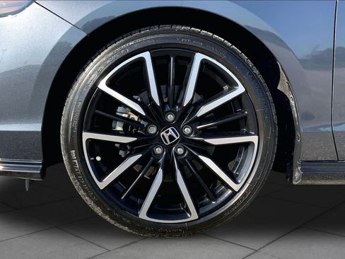 Used 2025 Honda Accord Touring image 11
