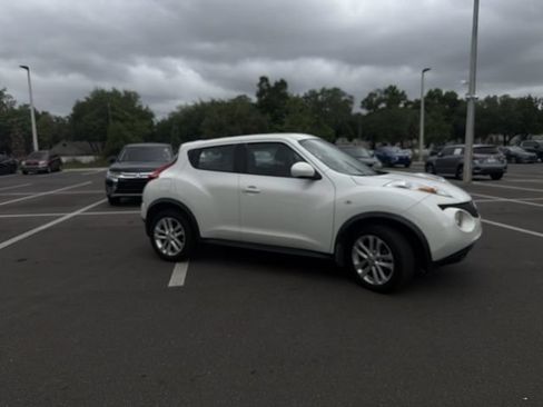 Used 2013 Nissan Juke S FWD image 5