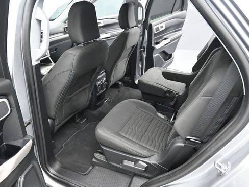 Used 2021 Ford Explorer XLT AWD/4WD image 26