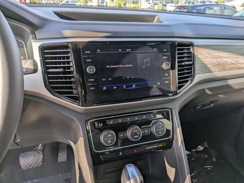 Certified 2023 Volkswagen Atlas Cross Sport SE w/ Panoramic Sunroof Package FWD image 20