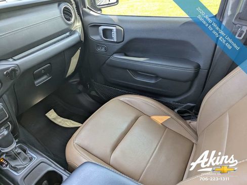 Used 2020 Jeep Wrangler Unlimited Sahara AWD/4WD image 17