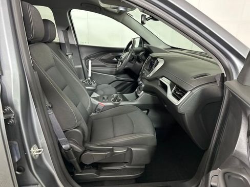 Used 2023 GMC Terrain SLE w/ Driver Convenience Package image 28