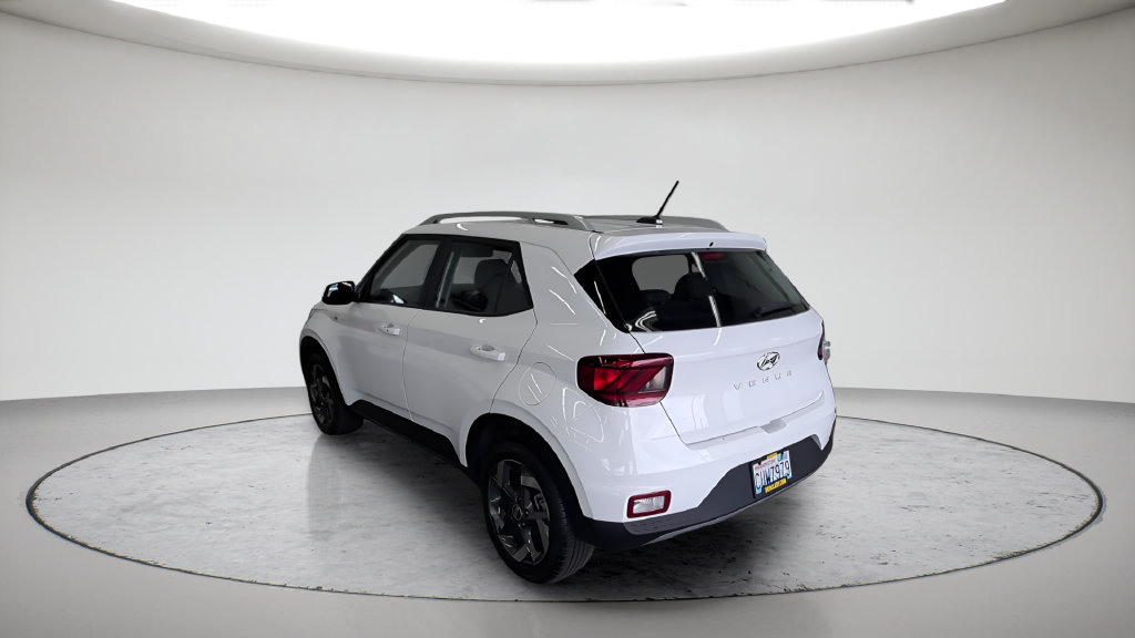 Used 2026 Hyundai Venue SEL FWD image 9