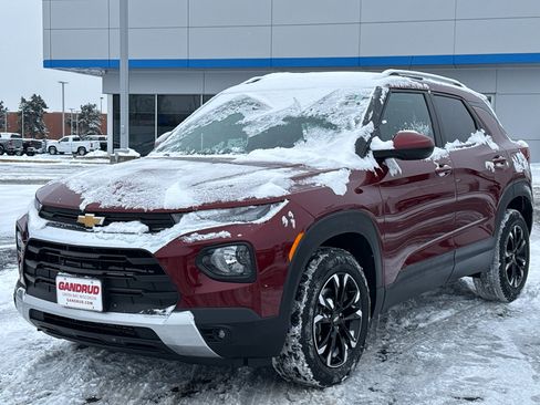 Used 2023 Chevrolet TrailBlazer LT w/ Convenience Package image 2