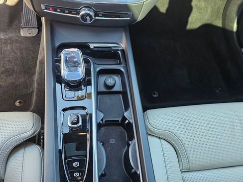 Certified 2024 Volvo V60 B5 Cross Country Ultimate image 25