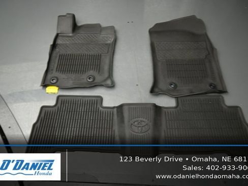 Used 2022 Toyota 4Runner SR5 Premium w/ Moonroof Package AWD/4WD image 40