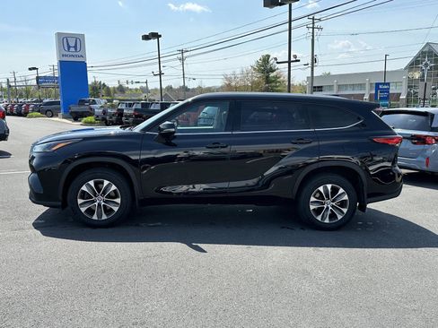 Used 2022 Toyota Highlander XLE image 5