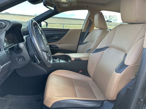 Used 2023 Lexus ES 350 w/ Premium Package image 16