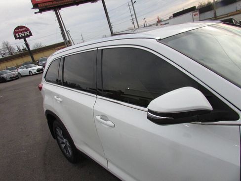 Used 2019 Toyota Highlander XLE image 49