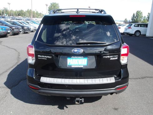 Used 2017 Subaru Forester 2.5i Premium AWD/4WD image 4