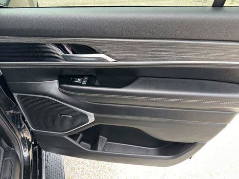 Certified 2024 Jeep Wagoneer Series II w/ Flexible Seating Group RWD image 49