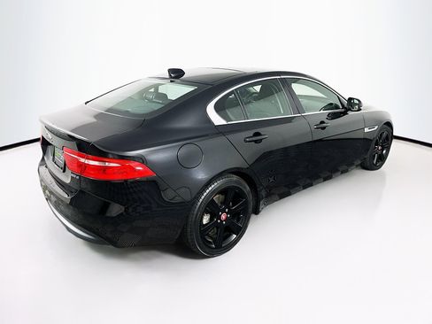 Used 2019 Jaguar XE Prestige RWD image 9