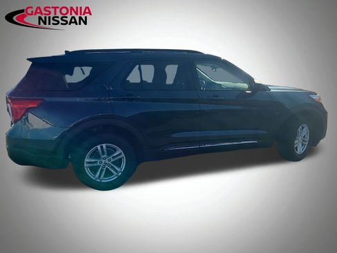 Used 2022 Ford Explorer XLT w/ Equipment Group 202A image 13