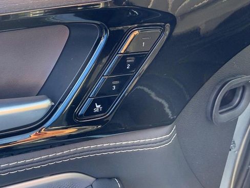 Used 2026 Acura MDX w/ Advance Package image 11