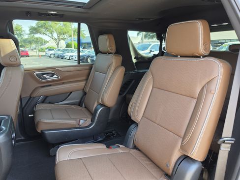 Used 2024 Chevrolet Tahoe High Country w/ LPO, Illumination Package AWD/4WD image 24