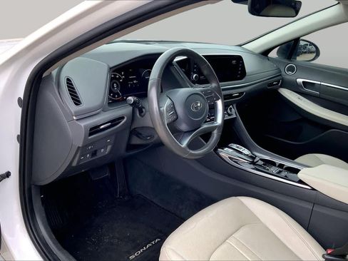 Used 2022 Hyundai Sonata Limited w/ Preferred Accessory Package FWD image 18