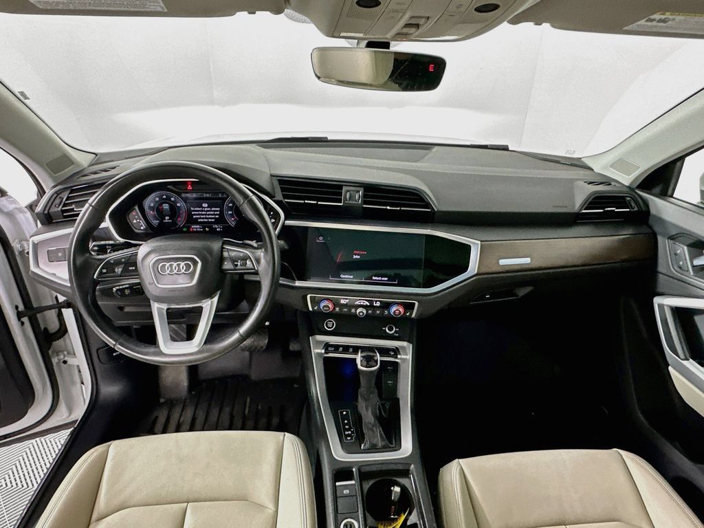 Used 2022 Audi Q3 2.0T Premium Plus w/ Premium Plus Package AWD/4WD image 3