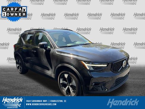 Used 2025 Volvo XC40 B5 Plus AWD/4WD image 1