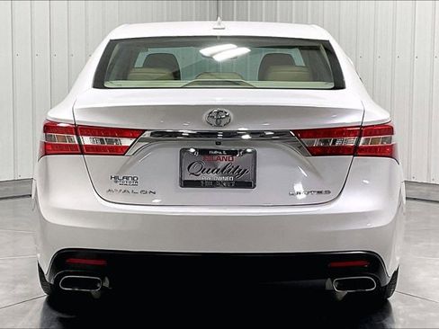 Used 2013 Toyota Avalon Limited FWD image 4