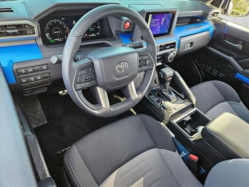 Used 2025 Toyota Tacoma TRD Sport image 9