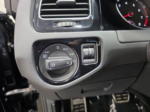 Used 2019 Volkswagen GTI Autobahn image 18