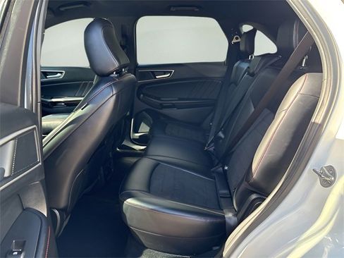 Used 2022 Ford Edge ST-Line image 17