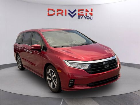 Used 2024 Honda Odyssey Touring image 1