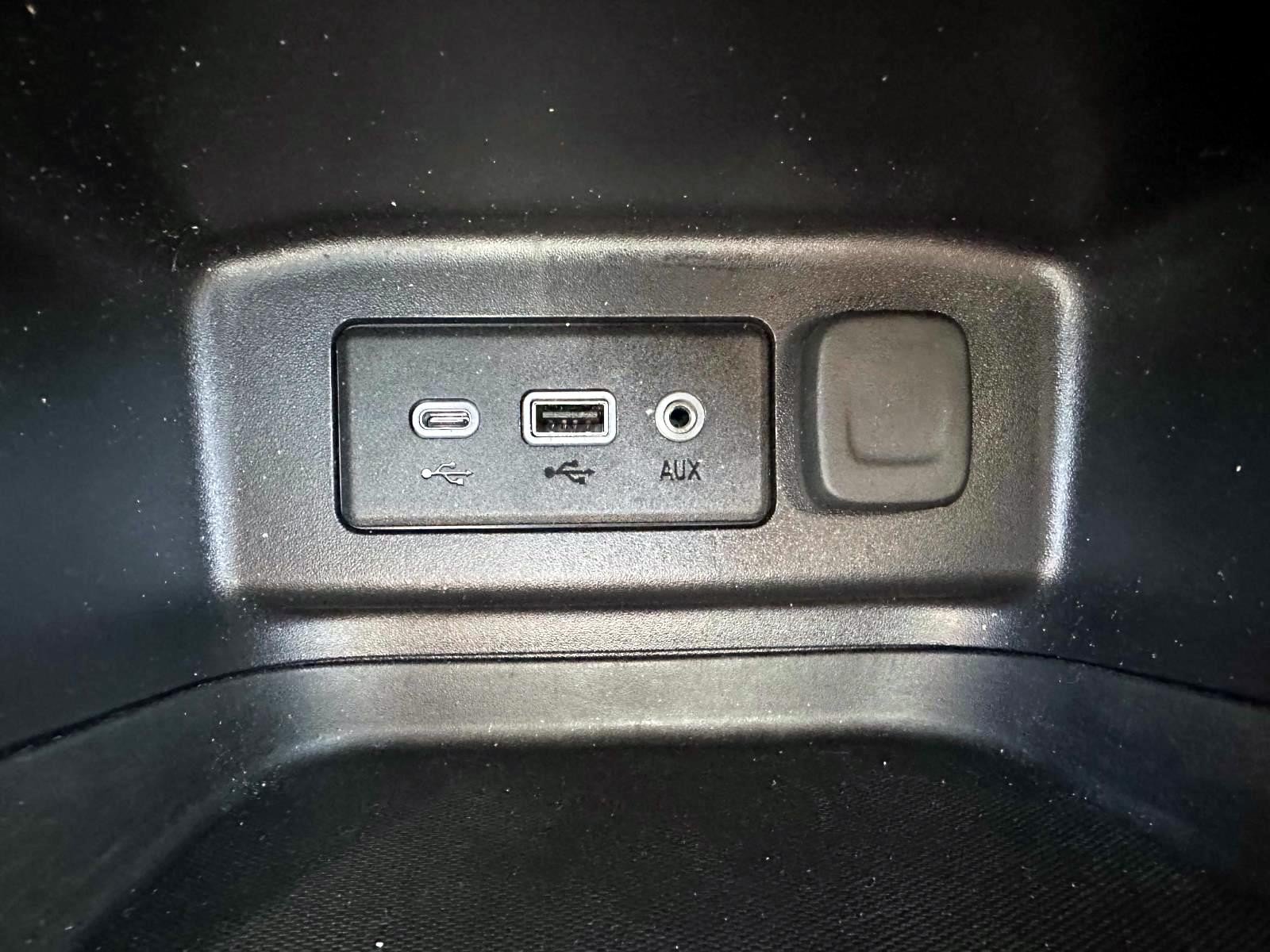Used 2024 Chevrolet Equinox LT FWD image 25