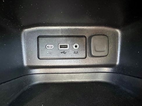 Used 2024 Chevrolet Equinox LT FWD image 25